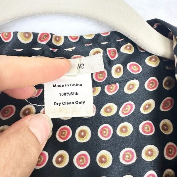 Tyler Boe Silk Tunic Top Size 8 Long Sleeve Button Front Print Quiet Luxury - Picture 6 of 6